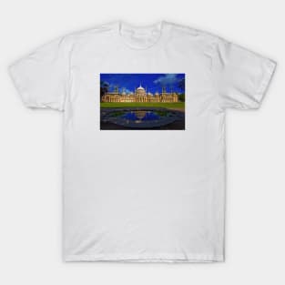 The Royal Pavilion at Sunrise, Brighton, UK T-Shirt